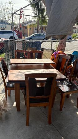 Table with 6 chairs free