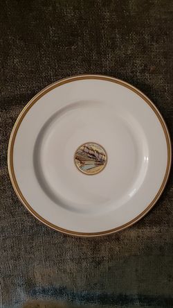 8.75 " SYRACUSE CHINA PLATE WITH RAILROAD DECAL PAINTED IN CENTER
