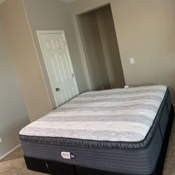 KING BEAUTYREST PLATINUM X3 MATTRESS AND FREE BOX SPRINGS 