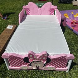 Minnie Mouse Toddler Bed