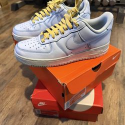 Nike Air Force 1 Light Blue Yellow Laces Mens 8.5 Womens 10