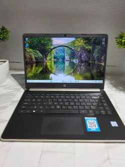 TOUCHSCREEN HP laptop has Intel Core i3-8145U processor at 2.10GHz. It has 8GB RAM and 238GB storage. Laptop includes Intel UHD Graphics 620 and runs 