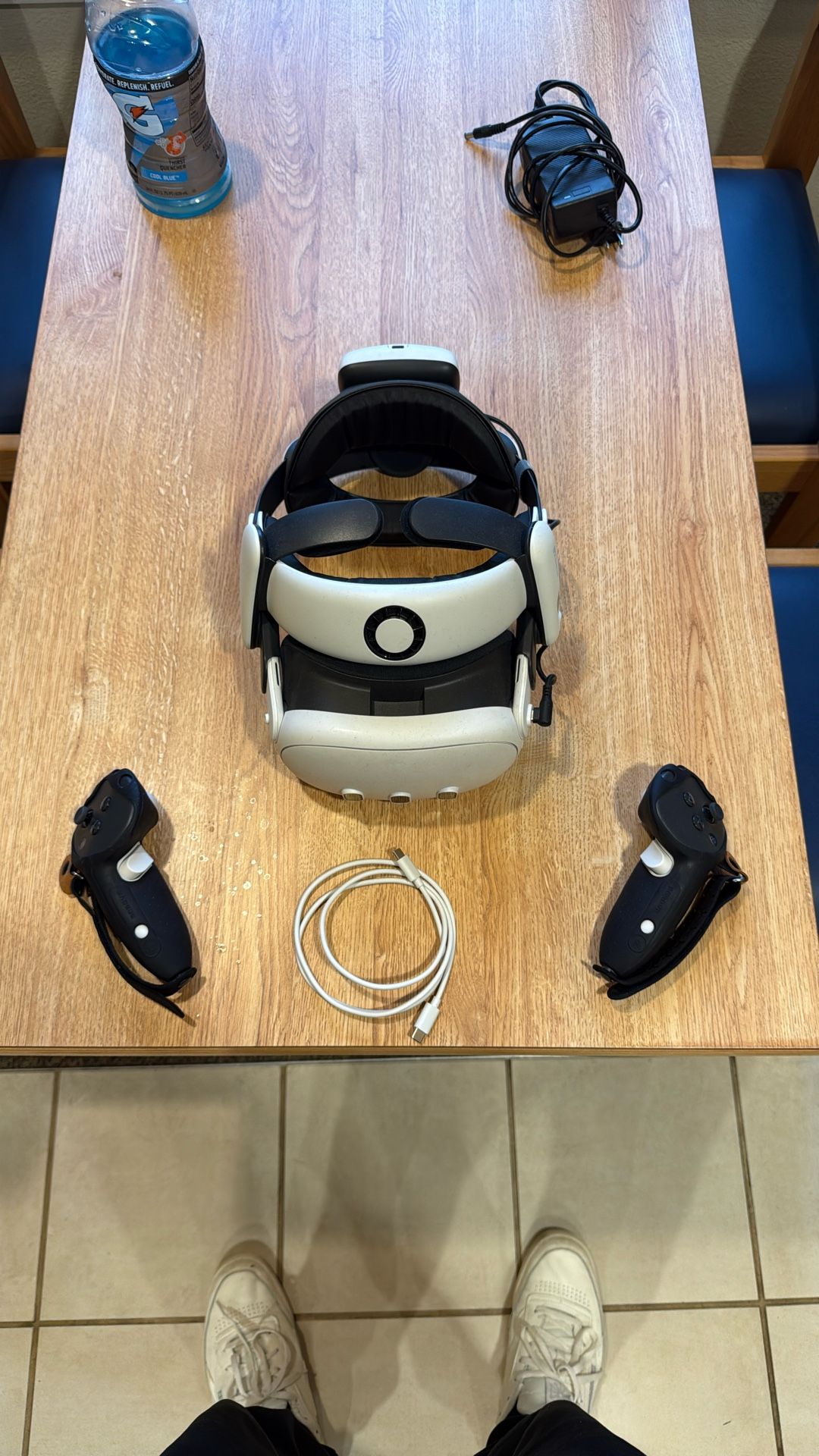 Meta Oculus Quest 3 with Accessories