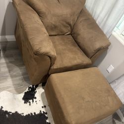 Lounge Chair & Ottoman