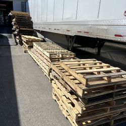 Free Wooden Pallets