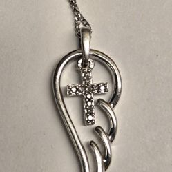 925 Sterling Silver Angel Wing Necklace With A Cross Charm In The Center 18"