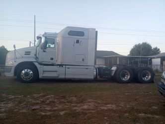 2015 Mack Pinnacle sleeper