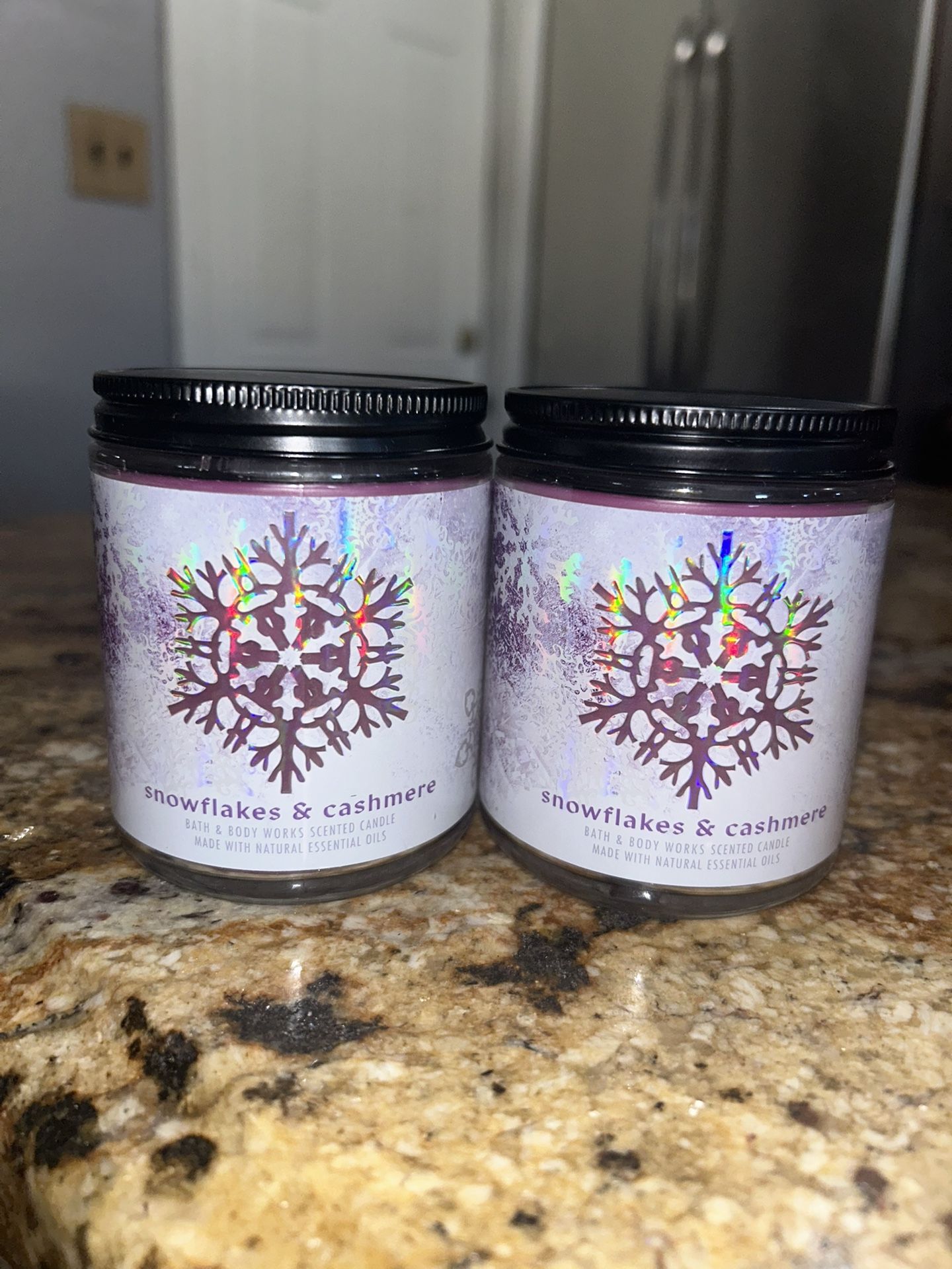 Bath & Body Works Snowflakes & Cashmere Single Wick Candles