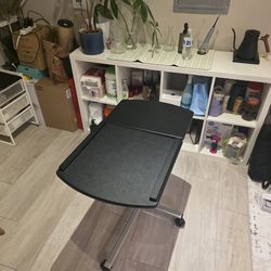 Adjustable desk