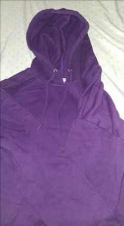 3 hoodies all sizes are xL
