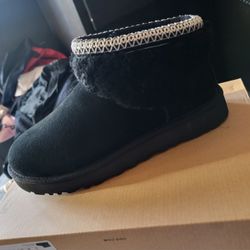 UGG Classic Ultra Mini Maxi Curly boots 