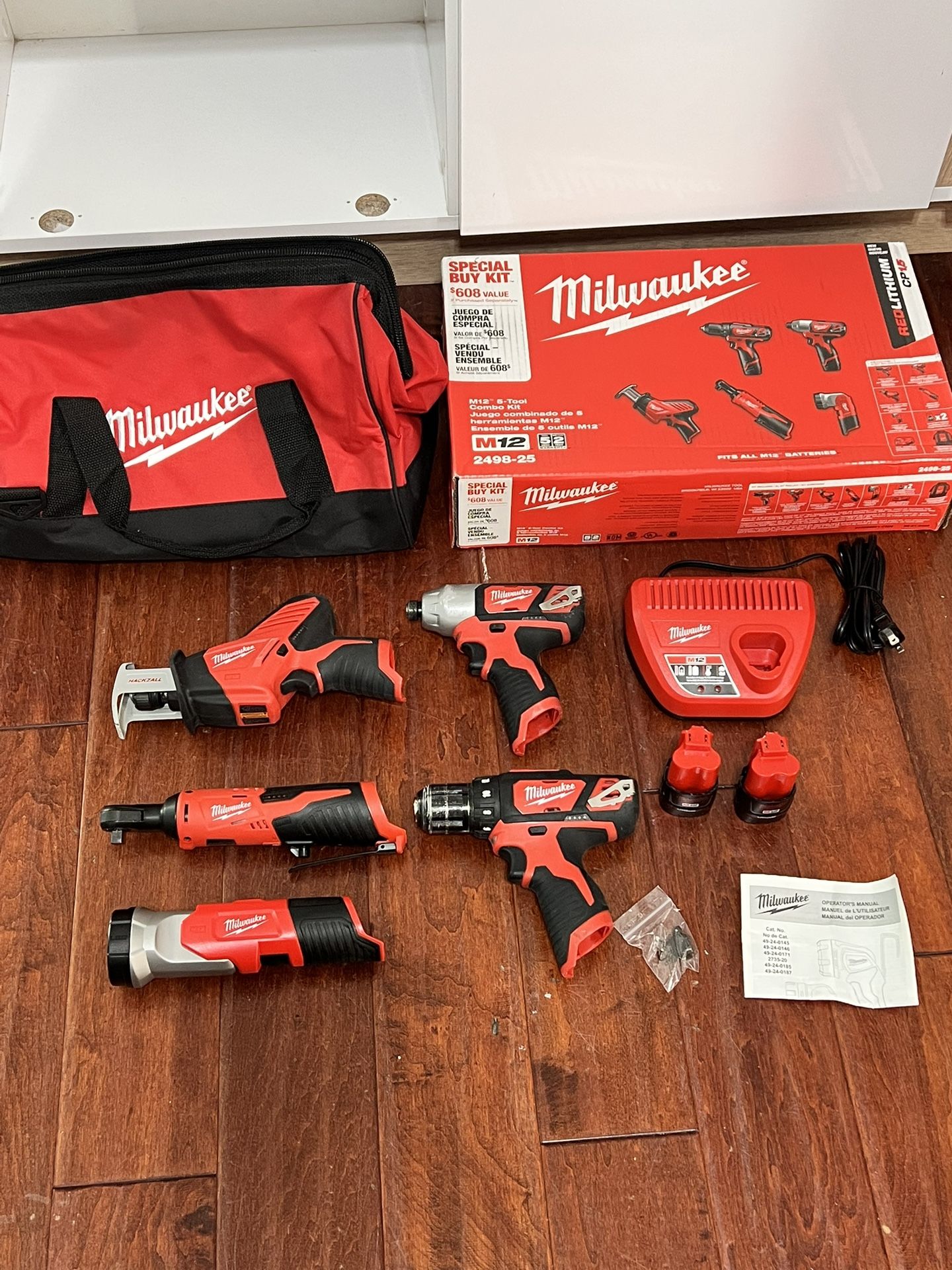 Milwaukee M22 5 Tool Kit Set 12V