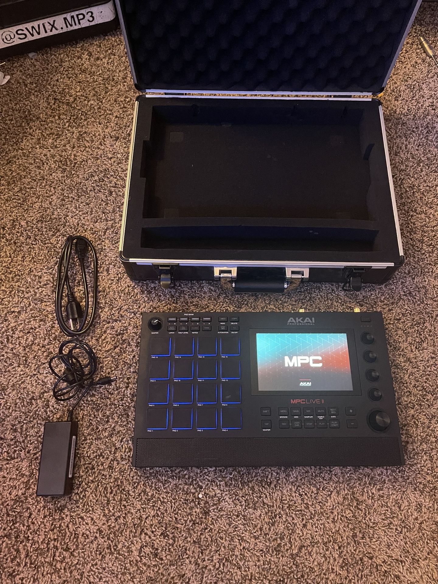 Akai Mpc Live II (comes with protective case)