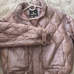 GUESS Metallic Pink Puffer Jacket – Women’s Size S/M (Oversized Fit)