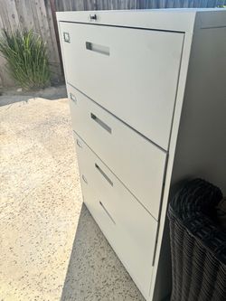 4-Drawer Commercial Lateral Filing Cabinet – Heavy Duty
