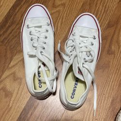 Men’s Converse Size 7 1/2 Or Women’s 9 New !