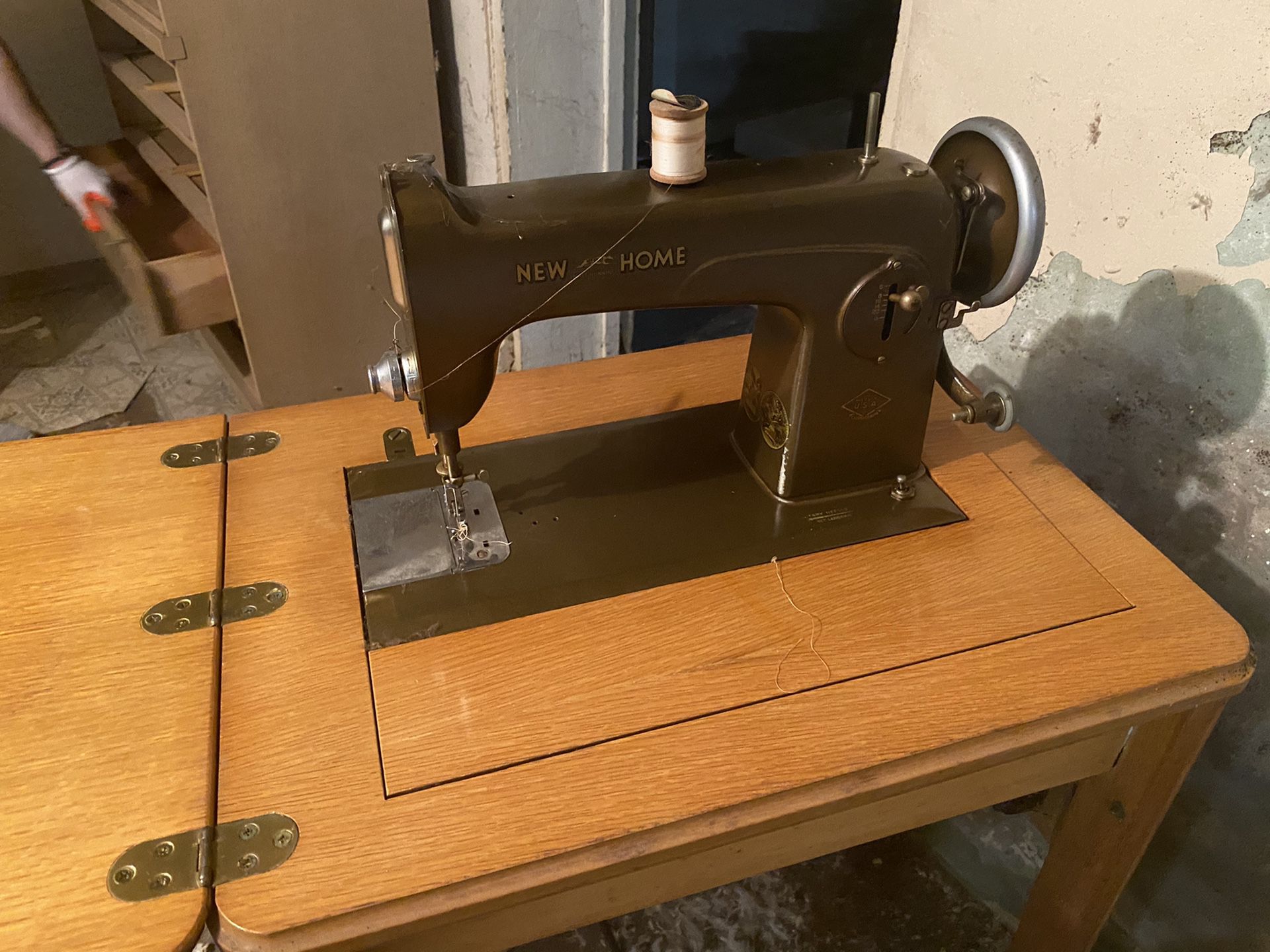 New home sewing machine / table vintage antique mint