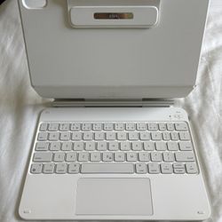 White iPad Keyboard Case (ESR)