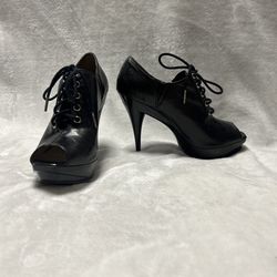 Women’s Michael Kors black platform ankle boots lace up open toe heels size 7.5