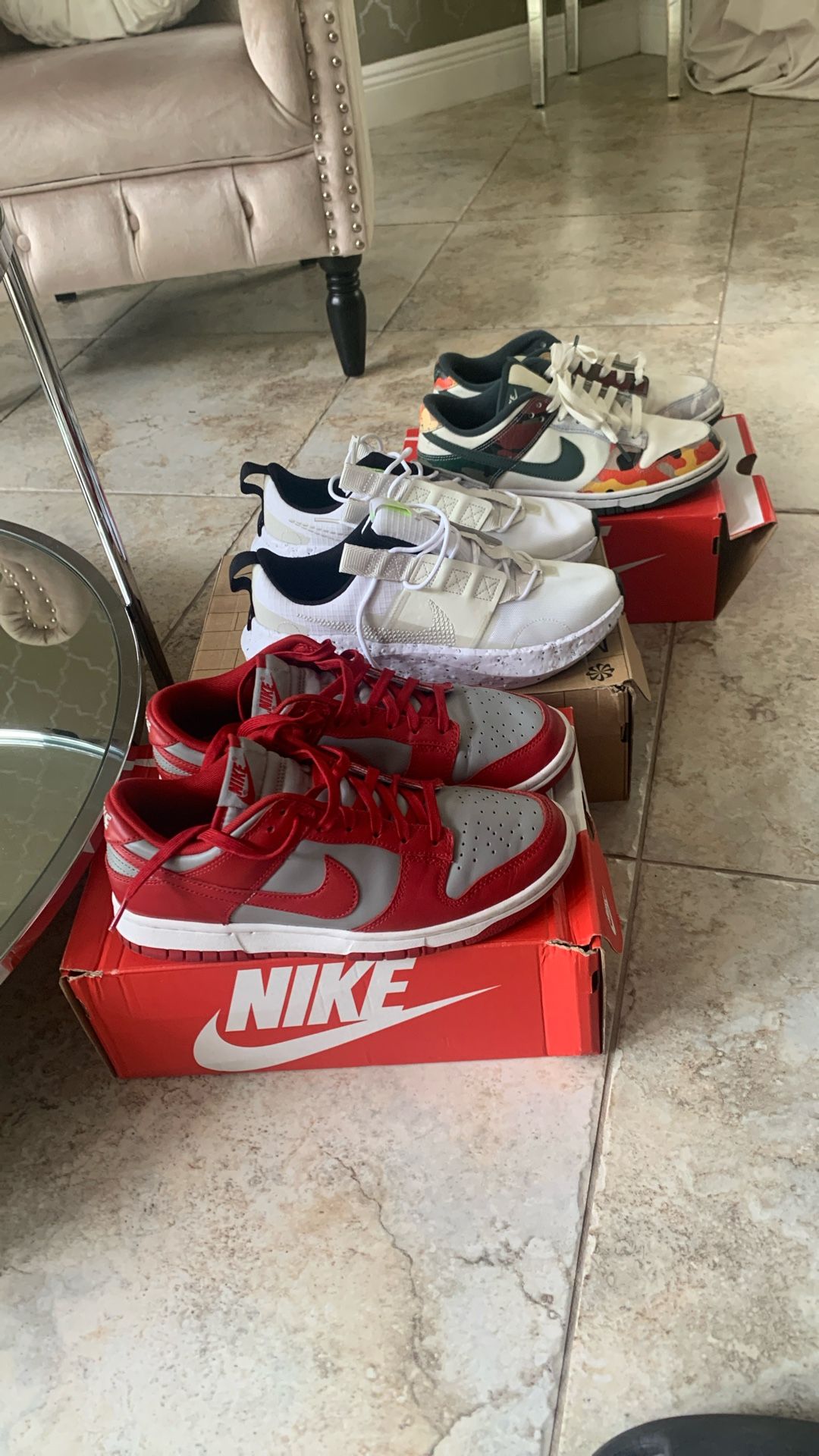 nike sneakers 250$ or best offer for all 3