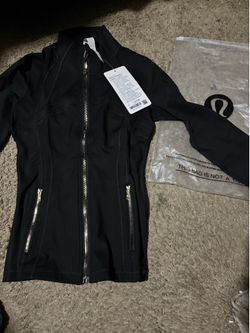 Lululemon define jacket size 4