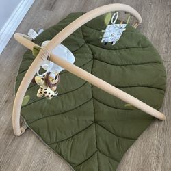 Tummy Time Leaf Mat