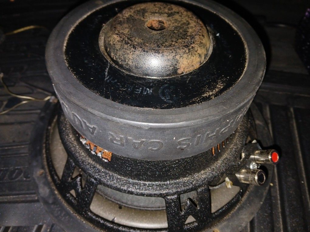 Single Subwoofer . Memphase Car Audio.