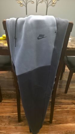 Brand new Men's Nike Tech Pants XL $75