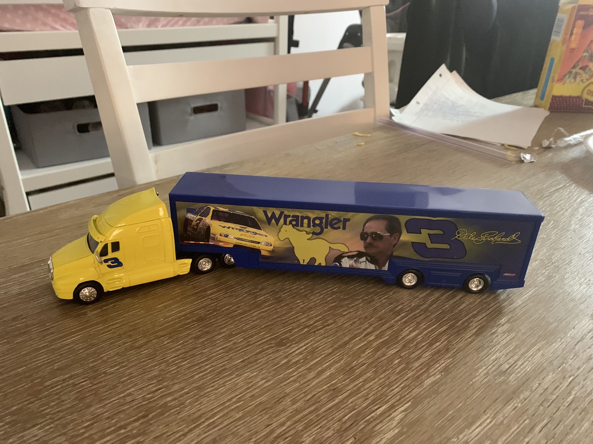 Dale Earnhardt Sr 1:64 hauler wrangler diecast