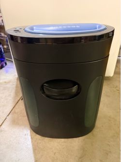 Royal paper shredder