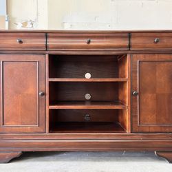 Solid Wood Dresser/ TV stand / Credenza 