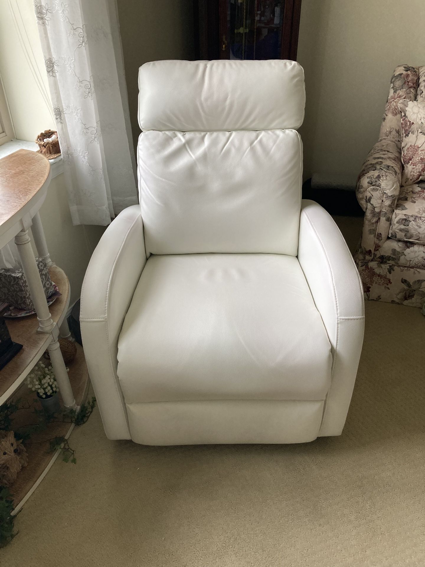 Swivel, Rocker & Full Recliner