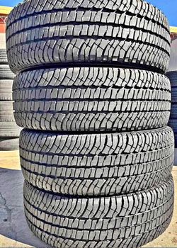 275/70/18  Michelin 🌟🌟 Vendo un set de llantas con 80% de vida las 4 🌟🌟🤩