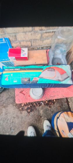 MAGELLAN OUTDOORS "TELLICO" TENT W/BONUS SLEEPING BAG