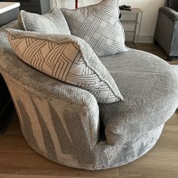 Ashley Furniture Oversized Swivel Chair New 