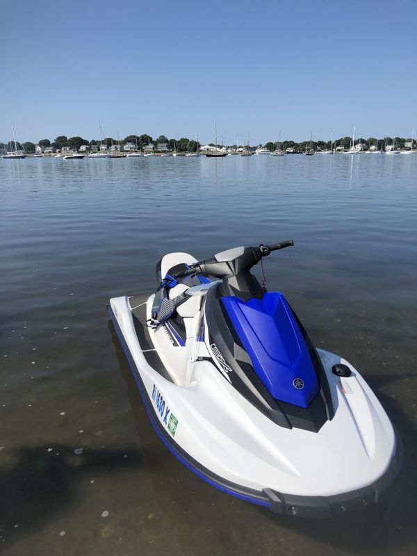 2018 yamaha waver runner
