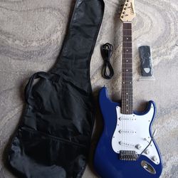 SILVERTONE Adult Full Size Guitar. Like New!