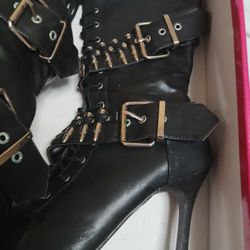 New In Box Sz 7 Funtasma  Black Leather Boots