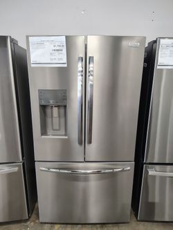 Frigidaire French door refrigerator (28 cu ft)
