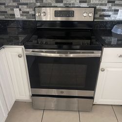 GE Glass Top stove