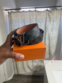 Brand new Louis Vuitton belt never worn can’t fit 200$