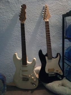 2 e guitars (read description 4 info)