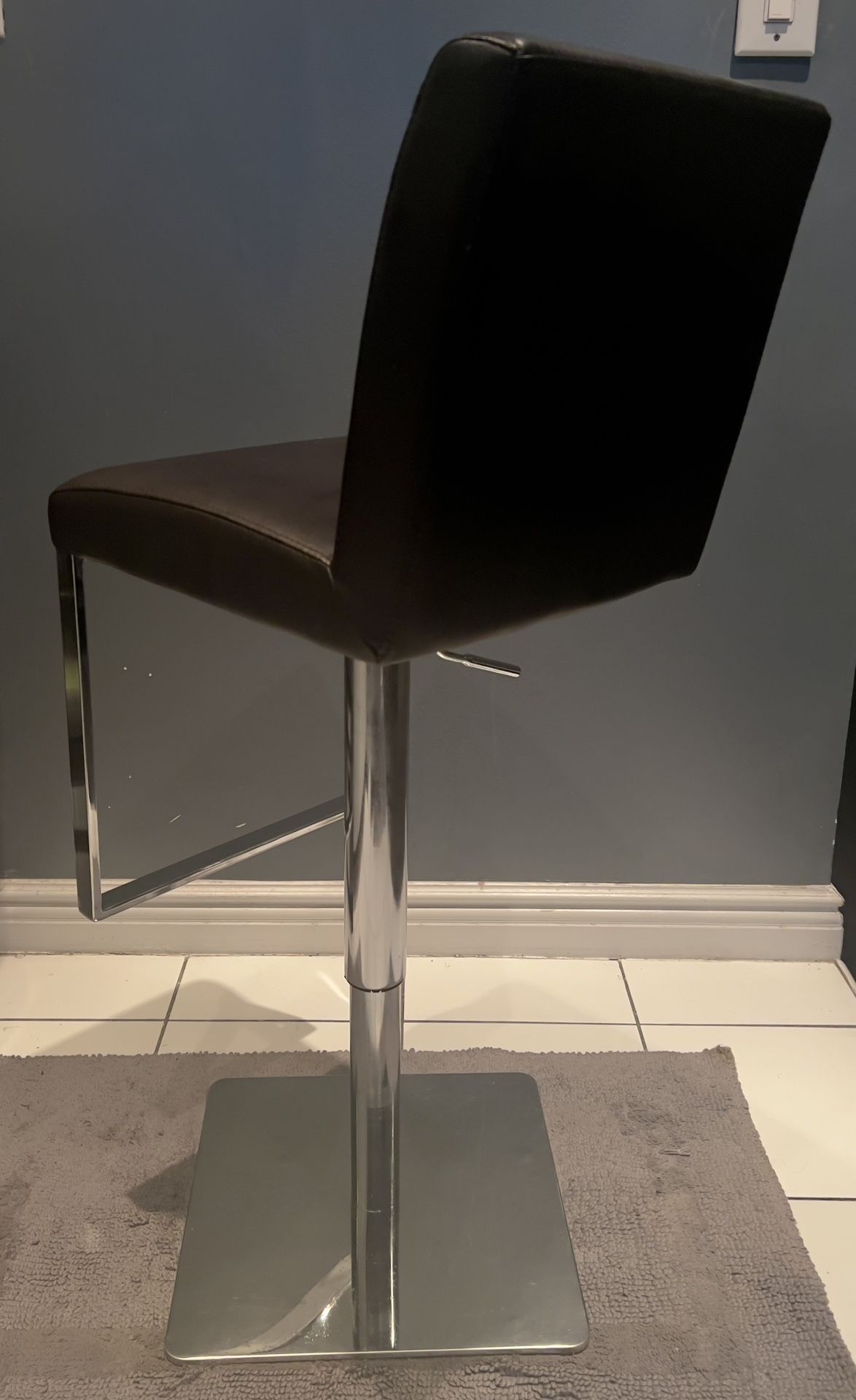 Modani 2024 bar stools
