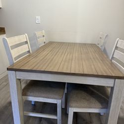 Dinning Table 