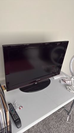 32 Inch Samsung tv + Remote
