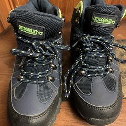 Children’s outdoor life snow/hiking boots