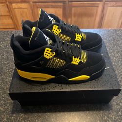 Jordan 4 yellow thunders