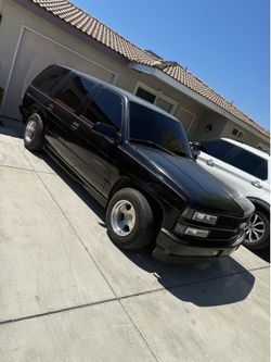 2000 chevy tahoe limited