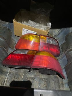 tail lights for Honda civic 1999 to 2000 $45