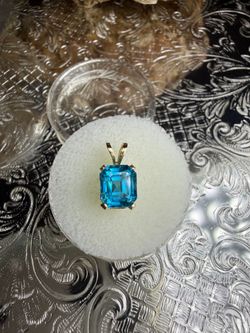 Dije 14K Zirconia azul